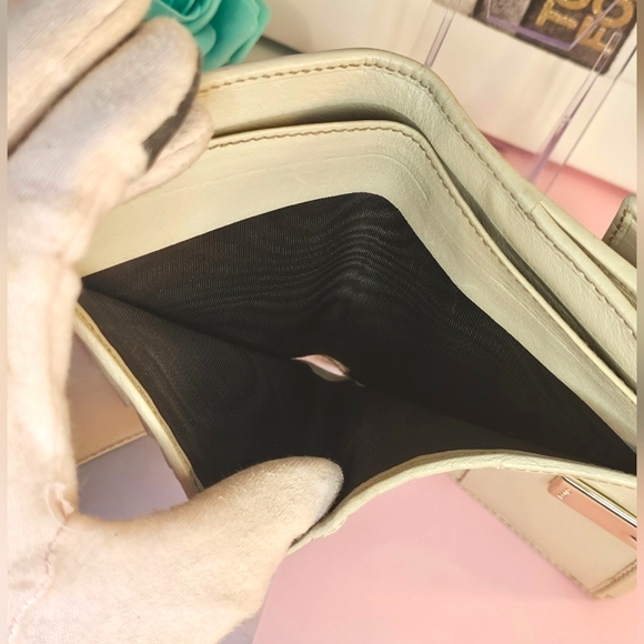 🌟Gucci Guccissima Leather Bifold Vintage Cream Wallet 🤍 - Picture 9 of 16